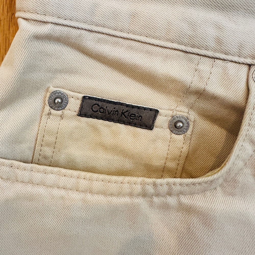 Calvin Klein Jeans Men’s 28 in Khaki / Light Cream